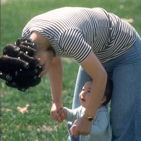 Kim looking at Simon at FLW in 1978